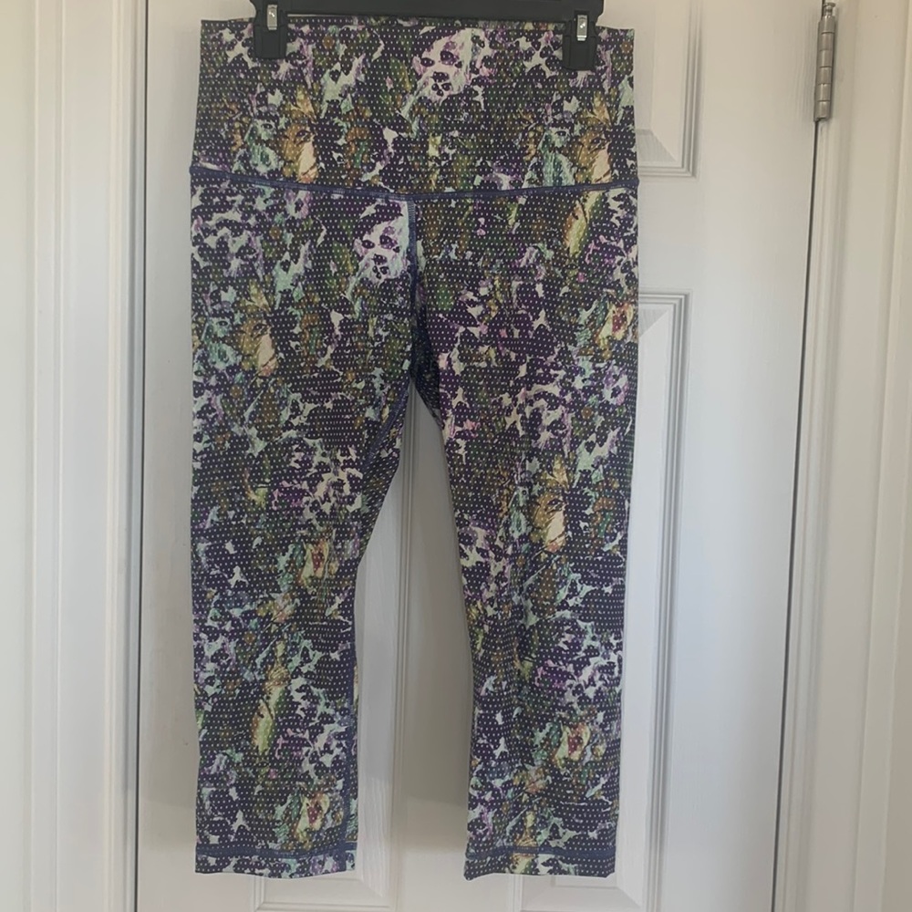 Lululemon floral crop leggings, size 10